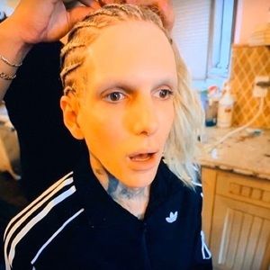 Meet your Posher, Henry